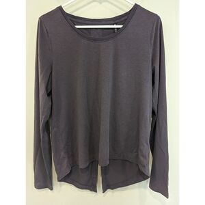 Athleta Keyhole Long Sleeve Top in Greyish Purple Size Medium